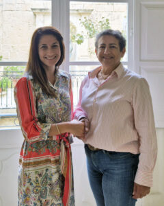 Dr Veronica Grixti presentation donation to the Breast Care Foundation